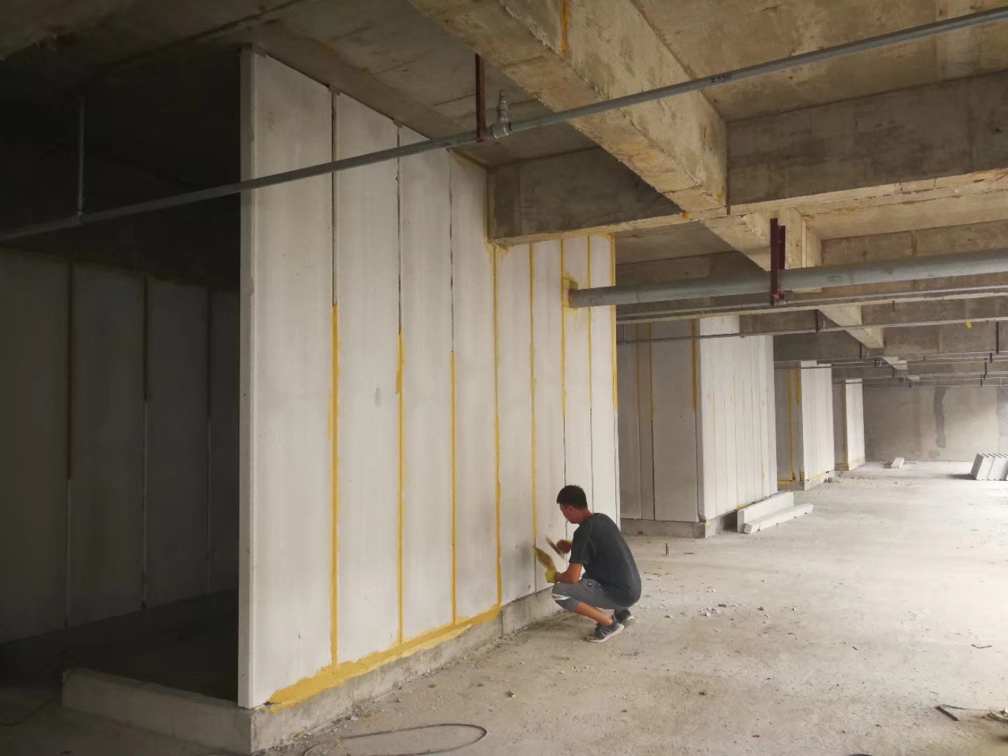 温州无机发泡轻骨料混凝土隔墙板施工技术性能研究